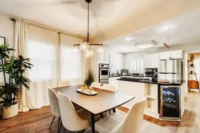 Image de Travelers Haven Bish Arts! Dntwn