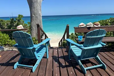 Image de Beachfront 4 bed 3 bath luxury home with dock access, Hope Town settlement area