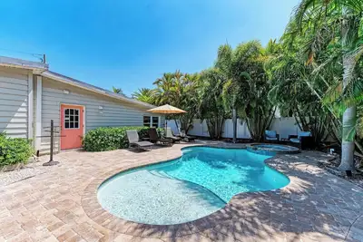 Image de Hidden Haven - 4br Pool Home - By Island Real Estate