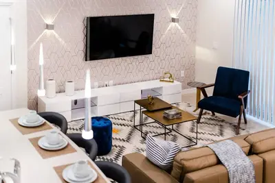 Image de Premium 5-Bed Townhome, Themed, Perfect Location