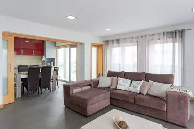 Image de Alojamento Invesdora e Governador, Apartamento T3