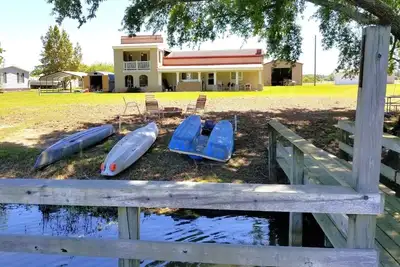 Image de 6-7 Bedrms, 4 full bath/2 half baths Lake Marion Waterfront Home  w/2025 updates