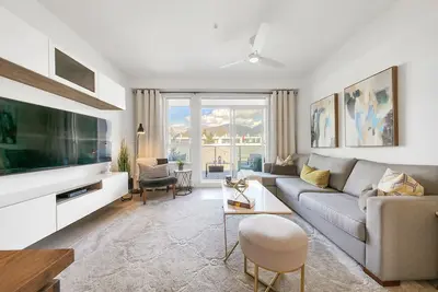 Image de D41 - Beautiful spacious 2 Bedroom in North Vancouver