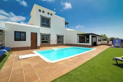 Image de Playa Blanca, Private Pool, Air con & Hot tub