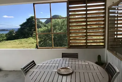 Image de Sea view apartment with endless breeze, lush garden. . . nature and animals lovers