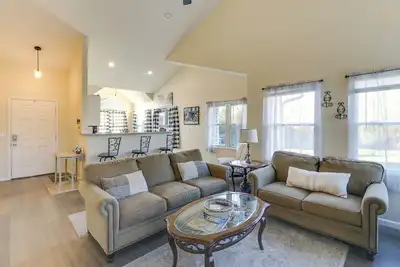 Image de Wichita Townhome w/ Patio: 9 Mi to Downtown!