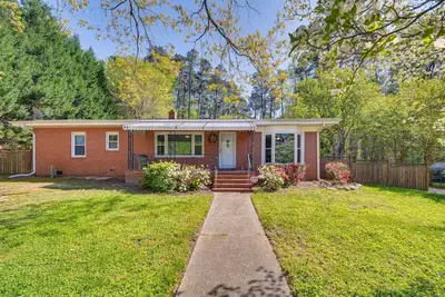 Image de Raleigh Retreat ~ 5 Mi to Dtwn & Historic Oakwood!