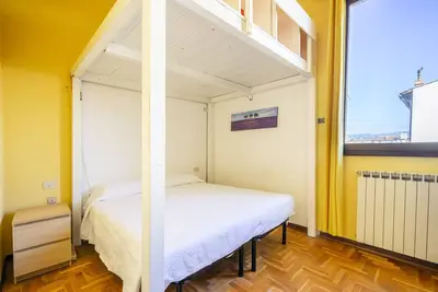 Image de Guelfa 28 - Trois Chambres Appartement, Couchages 5