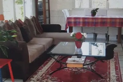 Image de Maison lumineuse et spacieuse en forêt