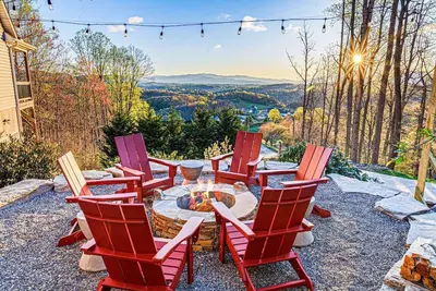 Image de Mntn & Asheville Views! Movie Theater! Game Rm! Hot Tub! Fire Pit! Pets Welcome!