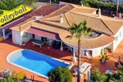 Image de Villa à 300m de la mer pour 18 personnes avec terrain de beach volley et billard