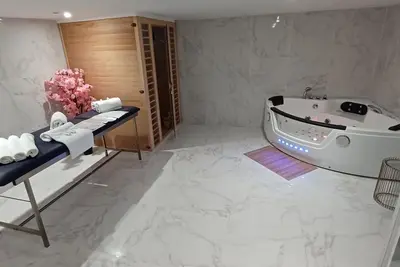 Image de Magnifique Loft Jacuzzi et Sauna Lanester - Lorient