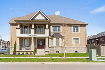 Image de Spacious & Family-Friendly ~ 3br, 3. 5wr ~ Brampton
