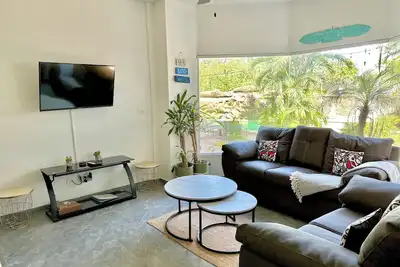 Image de Poolside renewed condo. In the heart of Tamarindo!