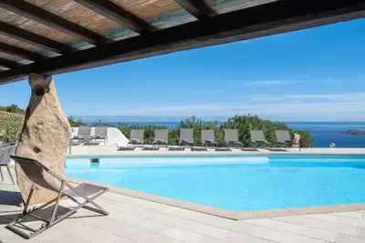Villa Paradiso with pool and sea view