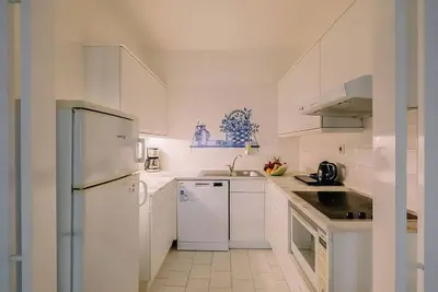 Image de Look No More! Spacious 1br with Balcony & Kitchenette! Explore Albufeira Marina!