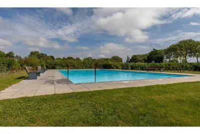 Image de Maison de Vacances à De Punt avec Piscine