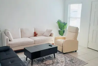 Image de Your Perfect Getaway: Explore Our Serene and Fully Equipped Gem by Lake Lavon.