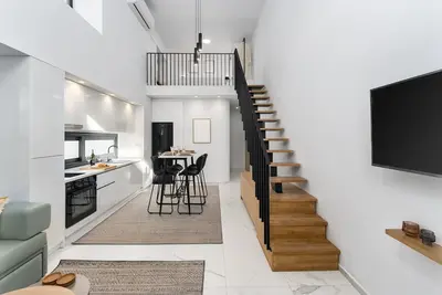 Image de Elegant apt, beachside, cozy & modern. Ideal for a serene Kalamata stay.