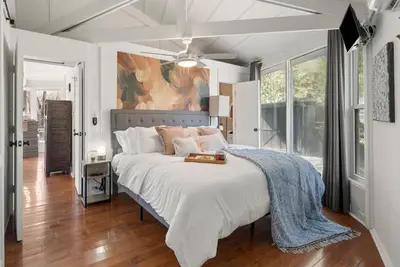 Image de Romantic Cozy Cottage Views  Hot Tub Minutes to Fun