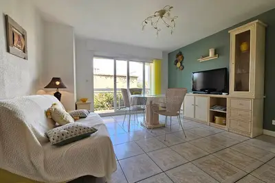 Image de Appartement Centre-Ville Calme avec Balcon et Garage - Saint-Georges-de-Didonne