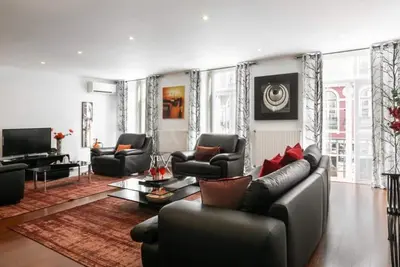Image de Chic Three Bedroom Apartment in Chiado's Heart