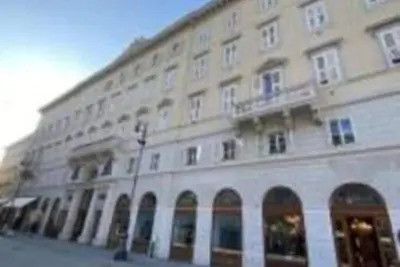 Image de 3 Bedroom Apartment in Trieste