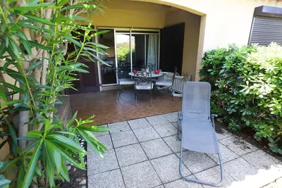 Image de Rez de jardin 4 personnes avec terrasse au golf de St Cyprien