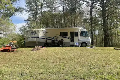 Cozy motorhome with loads of outdoor activities, farm animals and trails