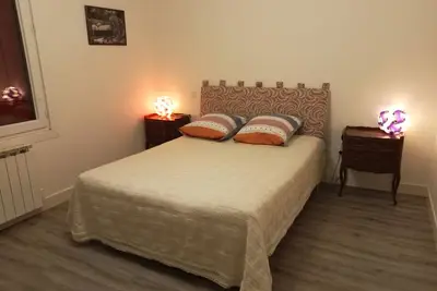 Image de Maison calme, Terrain clos arboré, Jeux de société et Livres, Animaux acceptés