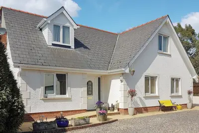 Image de 5 chambres à coucher à Llechryd, near Cardigan