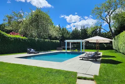 Image de Southampton Village Family Tradition\nMint 5br-5br. Walkable location.