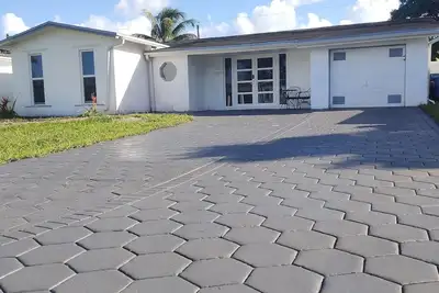 Image de Peak Fun Drive. Open Clean Home. 2. 5 bathrooms