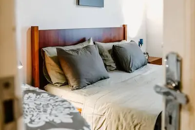 Image de City Grove: Blooms and Beds
