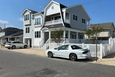 Image de Normandy Beach Block rental, Brand new construction with a private pool