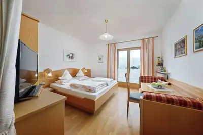 Image de Studio 'Tschigat' avec vue sur la montagne, jardin partagé et Wi-Fi