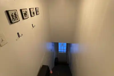 Image de Bright apartment close to downtown.
