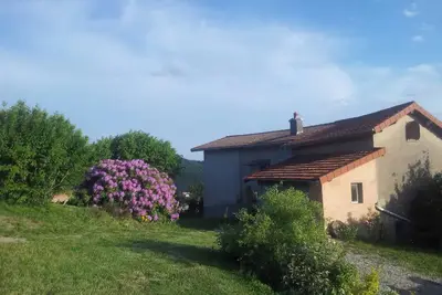 Image de Maison de campagne \"Les Hauts De Thiers\" avec vue sur la montagne, jardin privé et Wi-Fi
