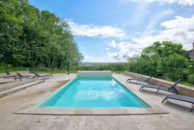 Image de Maison de vacances 'Gîte Déodatus Avec Piscine' avec piscine partagée, Wi-Fi et climatisation