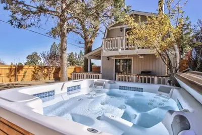 Image de The Raccoon Retreat + Firepit + Spa + Bbq