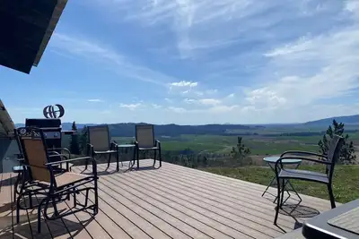 Image de Heavenly Hilltop Barndominium. Bring your horses!