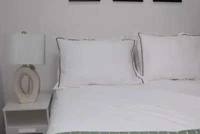 Image de 2 bedroom oasis in Toronto, minutes from downtown