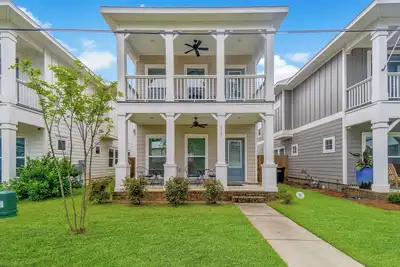 Image de Romana Hideaway & Juliet Haven-Family Friendly, Downtown Pensacola!
