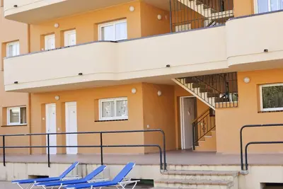 Image de Appartement Torroella de Montgrí: 1 chambre, piscine, terrasse, à 800m plage et centre-ville