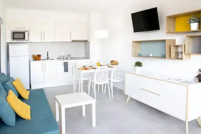 Image de Appartement familial à 400m de la plage avec piscine, A/C et Wi-Fi – Torroella de Montgrí