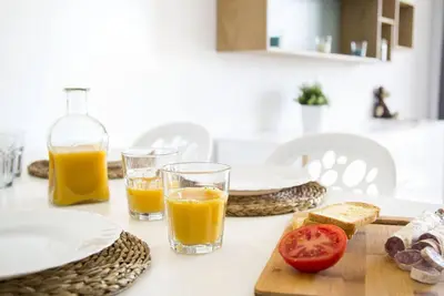 Image de Appartement Confort 2 Chambres, Piscine, Proche Plage et Centre Ville