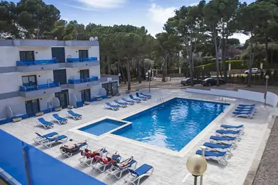 Image de Appartement Rénové avec Piscine, Clim et WiFi à 150m de la Plage - Castell-Platja d'Aro