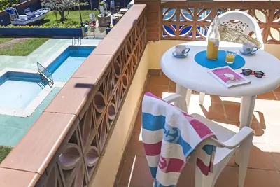Image de Appartement Moderne à 600m de la Plage avec Piscine, Wi-Fi Gratuit et Terrasse Meublée