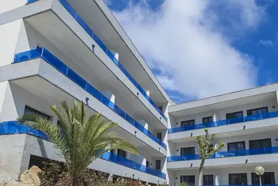 Image de Appartement rénové 1 chambre, plage à 150m, piscine, clim, WiFi gratuit
