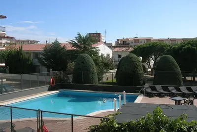 Image de Appartement cosy à 300m de la plage avec piscine, terrasse, climatisation et WiFi gratuit